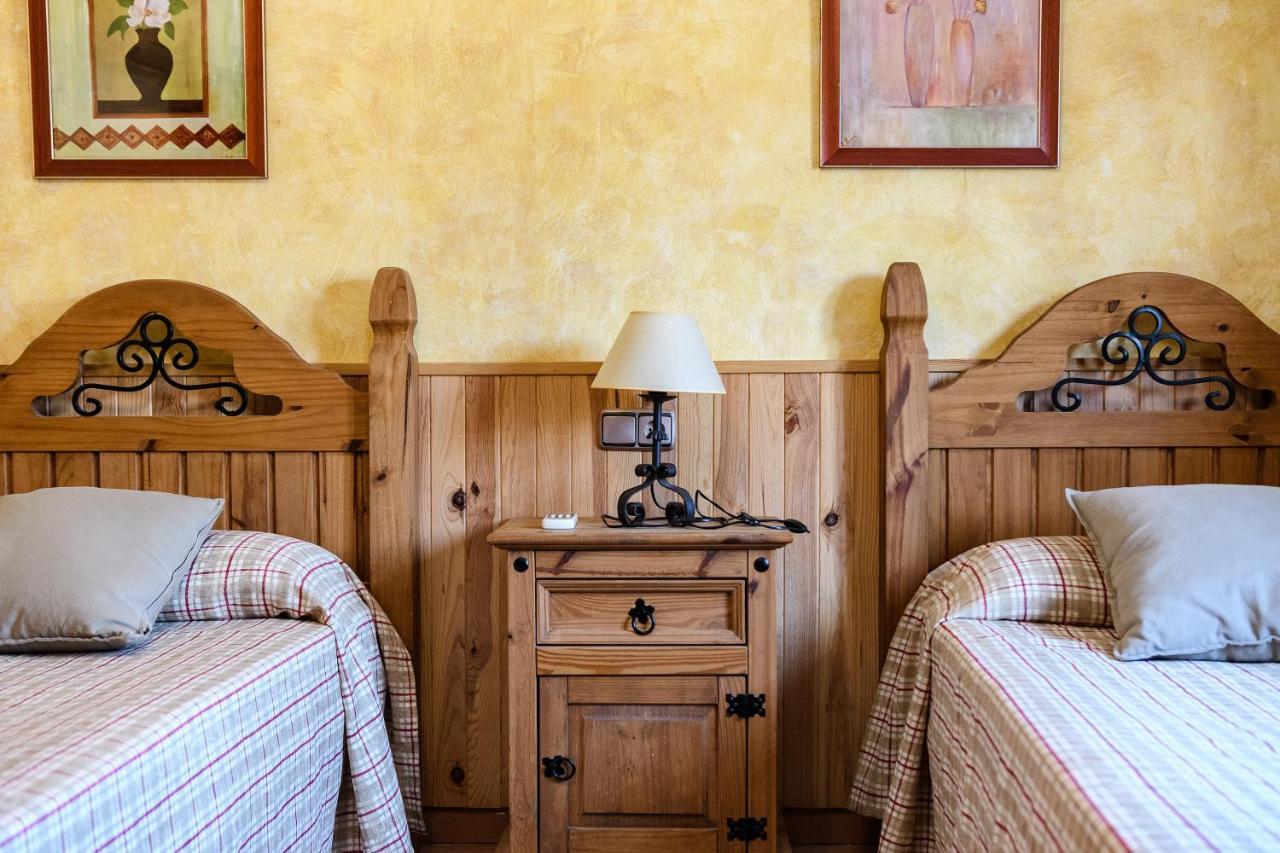 Complejo Rural Sol De Taberno Pensionat Exteriör bild
