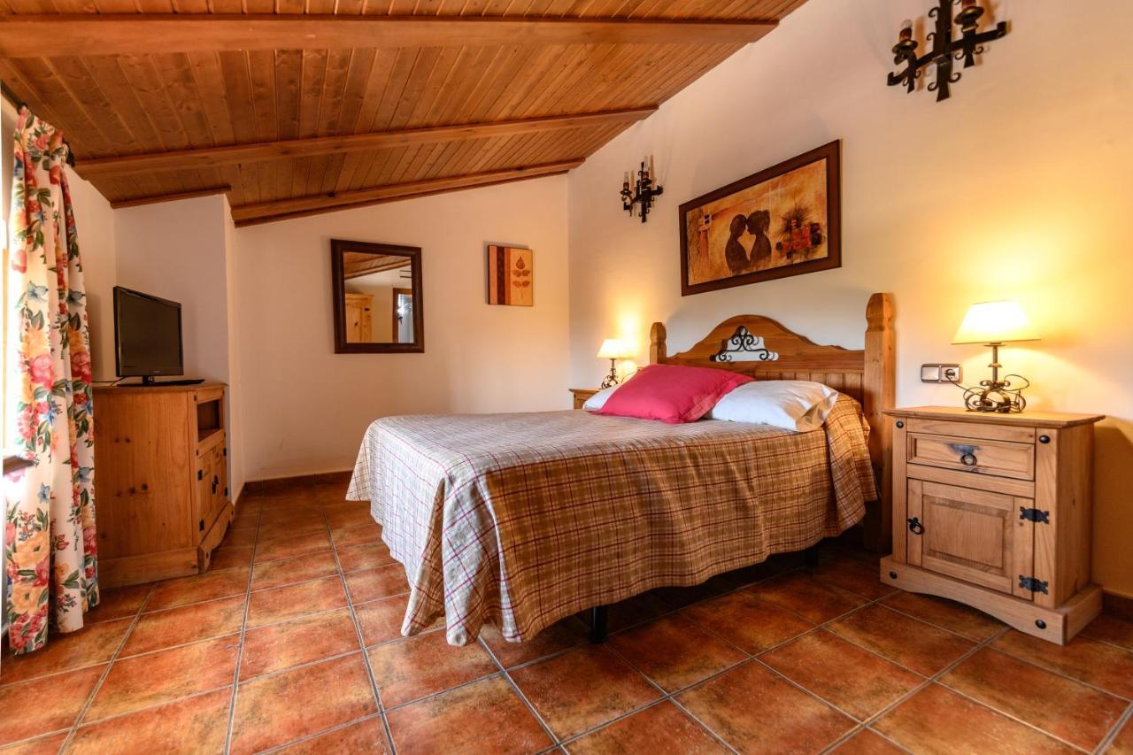 Complejo Rural Sol De Taberno Pensionat Exteriör bild