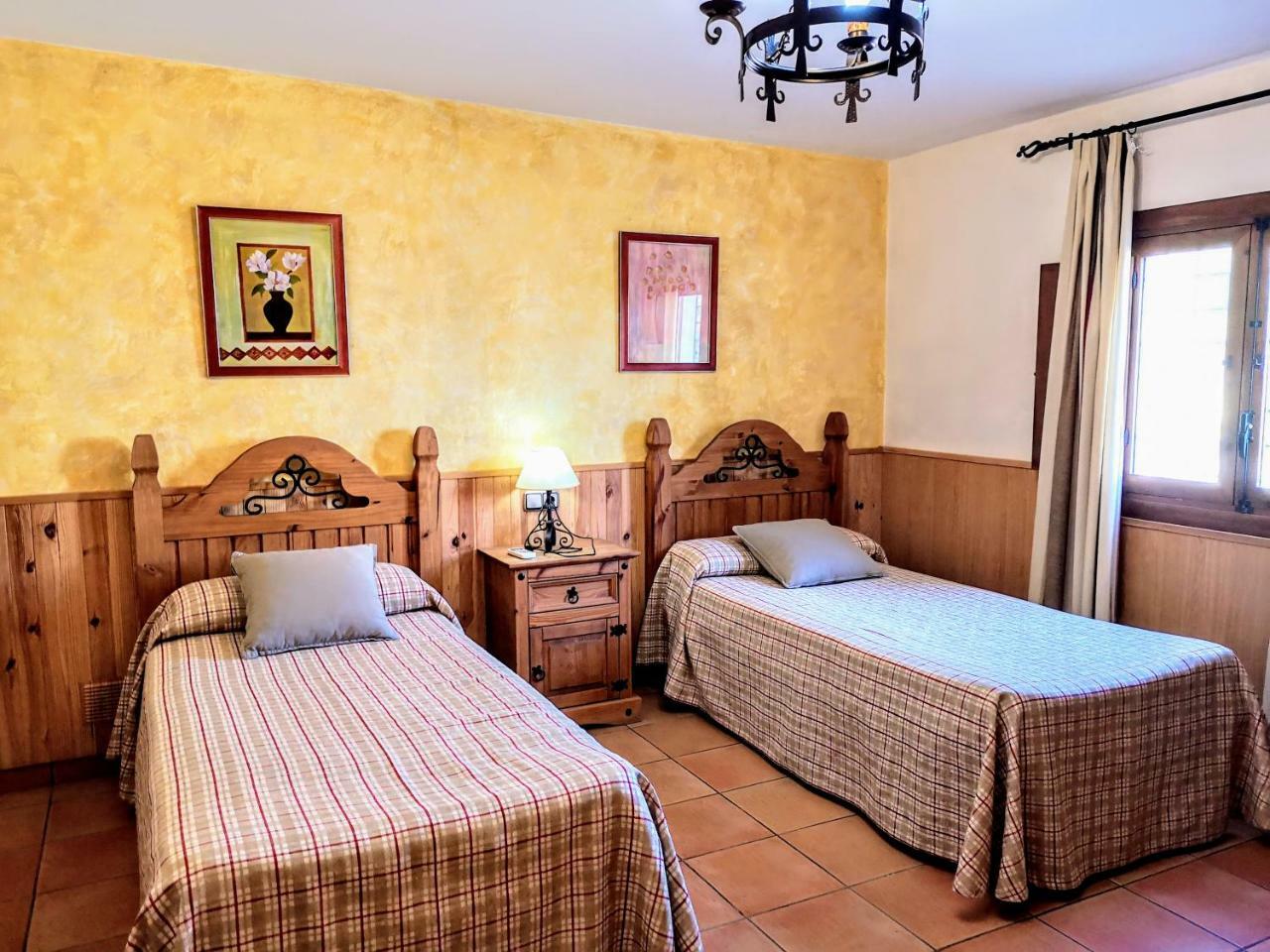 Complejo Rural Sol De Taberno Pensionat Exteriör bild